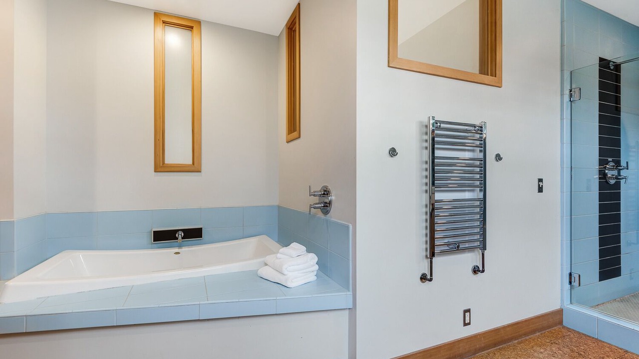 Photo of Bathroom in River West