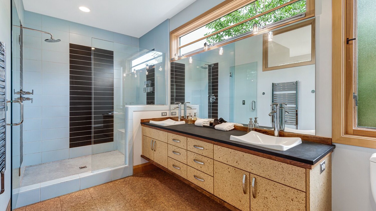 Photo of Bathroom in River West