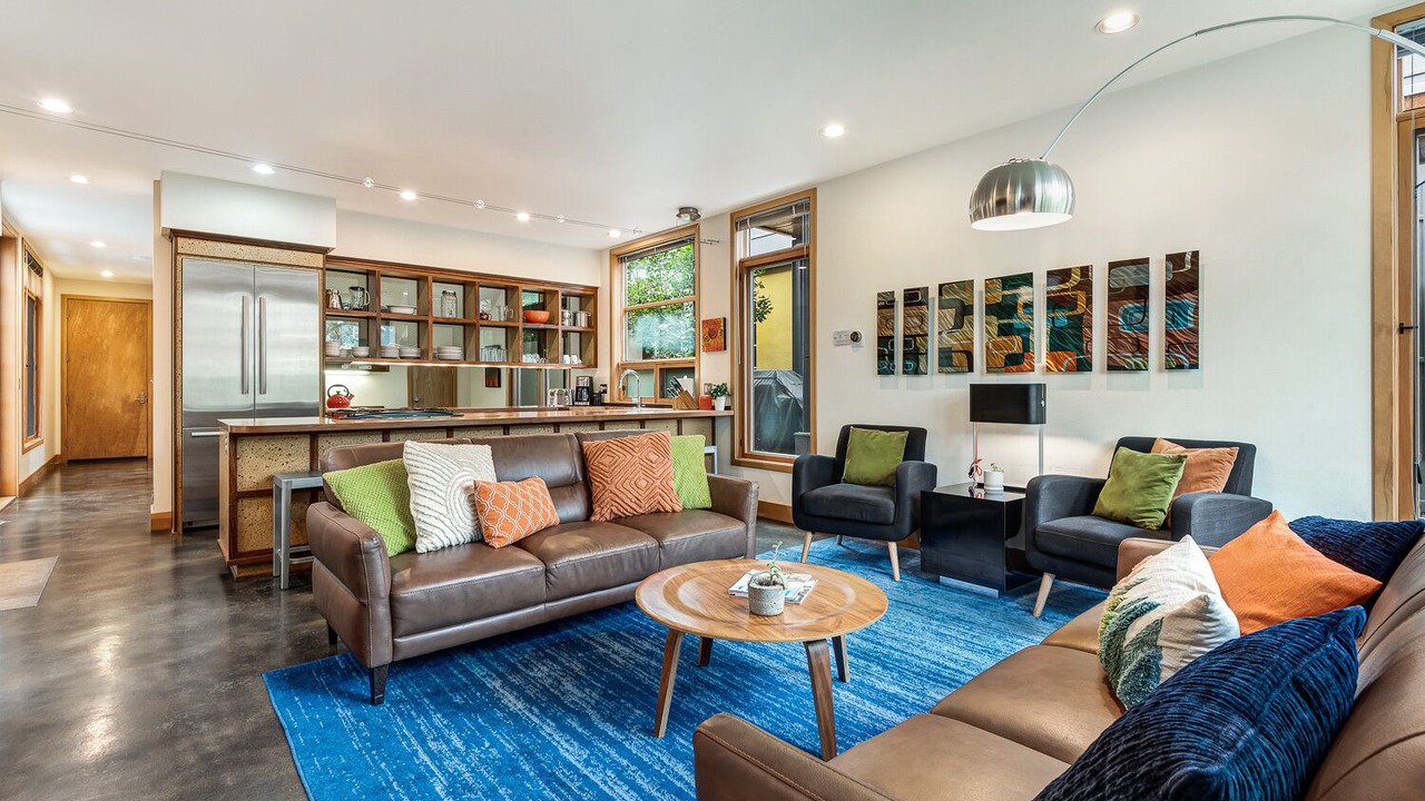 Photo of Livingroom in River West