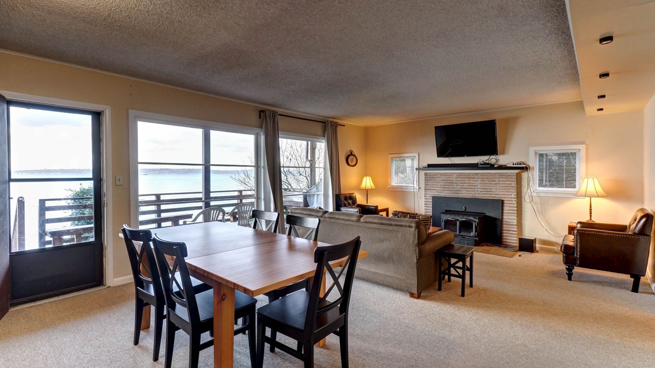 Photo of Livingroom in Bainbridge Island