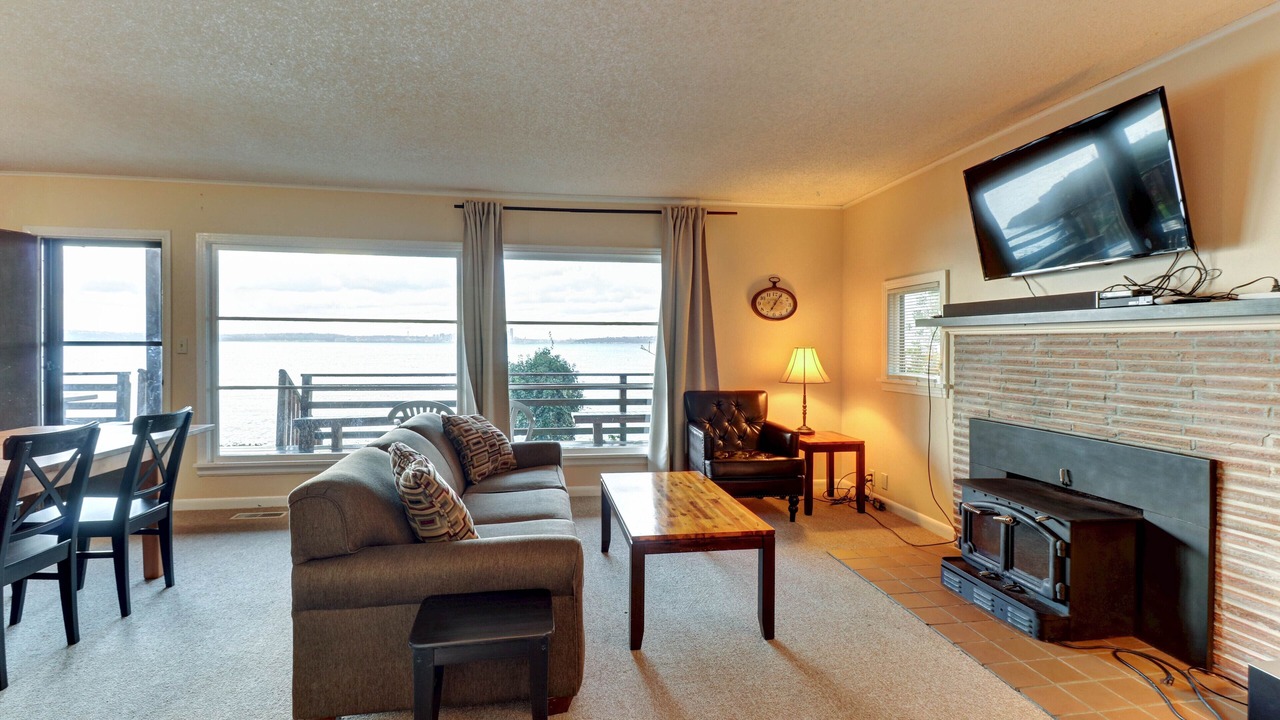 Photo of Livingroom in Bainbridge Island