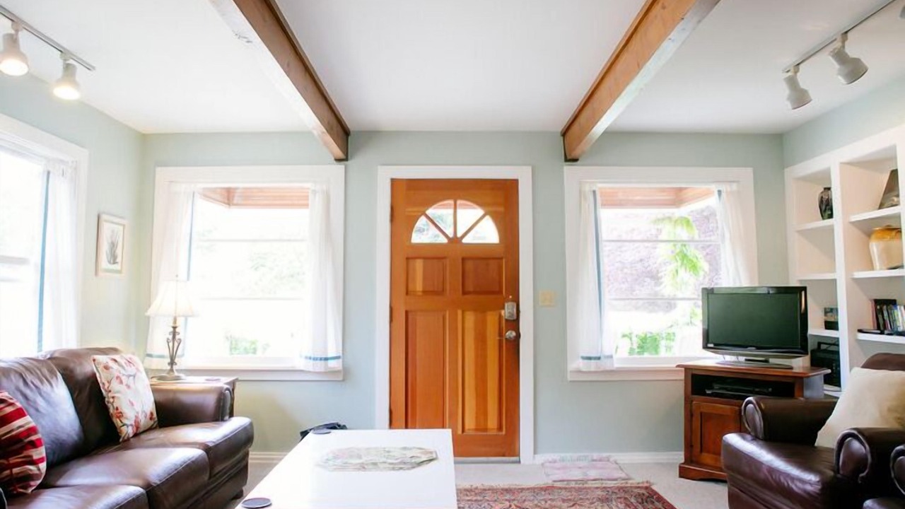 Photo of Livingroom in Eastsound