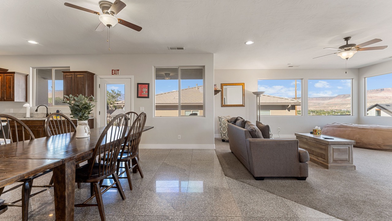 Photo of Livingroom in Hurricane