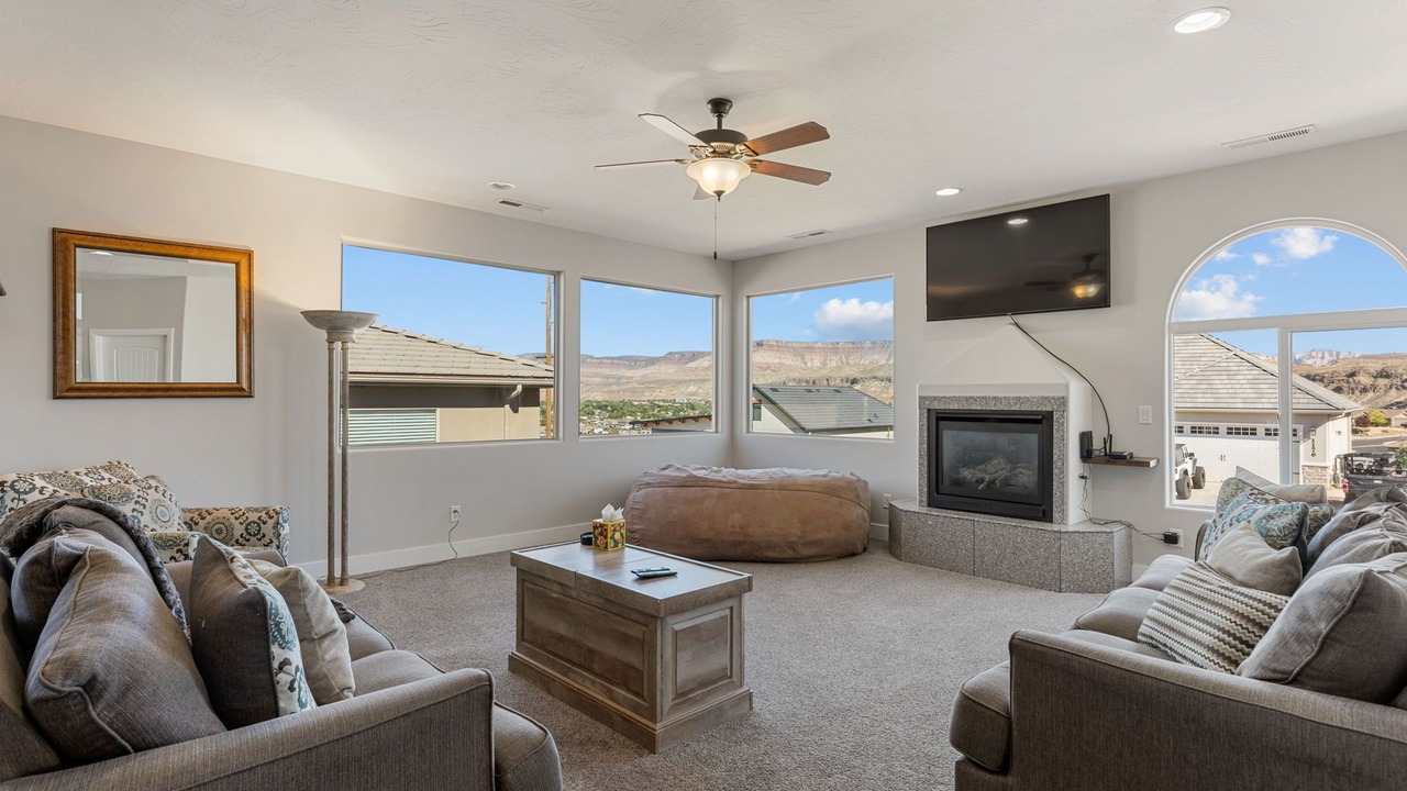 Photo of Livingroom in Hurricane