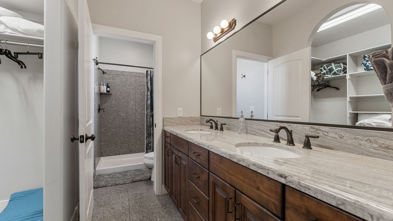 Photo of Bathroom in Hurricane
