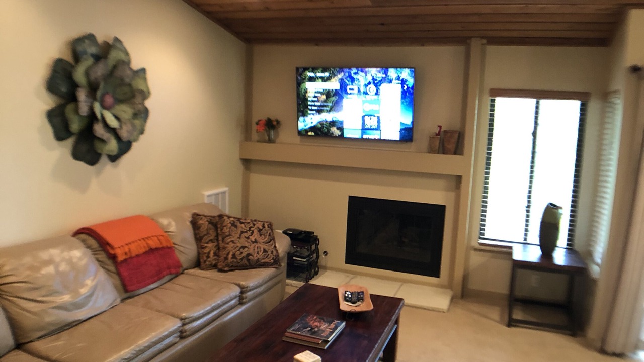Photo of Livingroom in Elkhorn Village