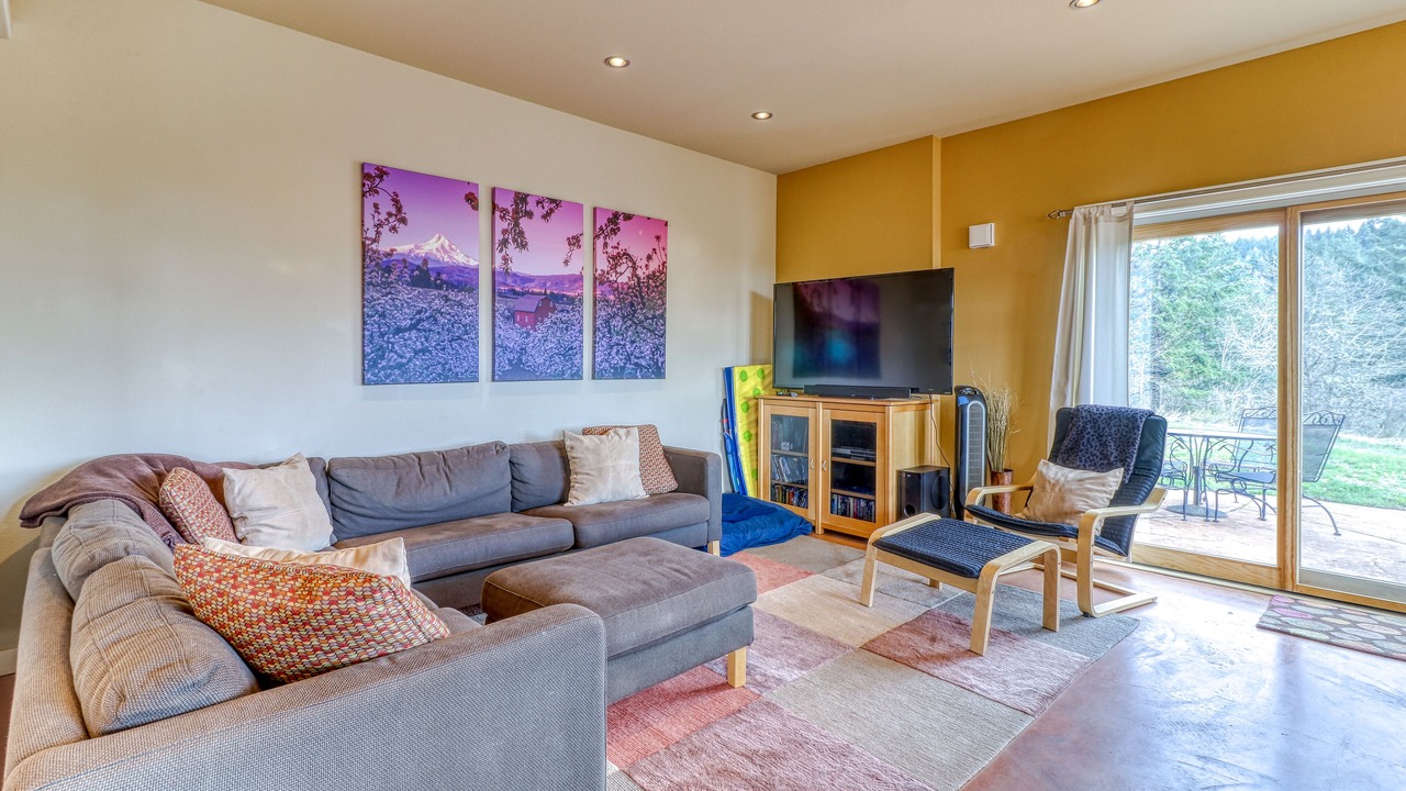 Photo of Livingroom in White Salmon