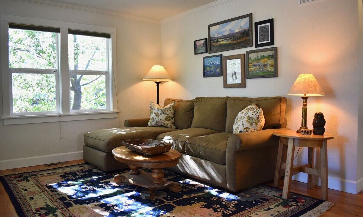 Photo of Livingroom in River West