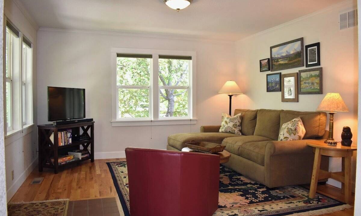Photo of Livingroom in River West
