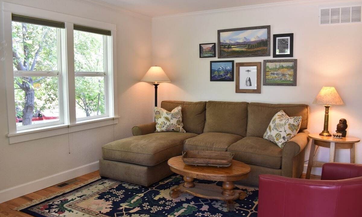 Photo of Livingroom in River West