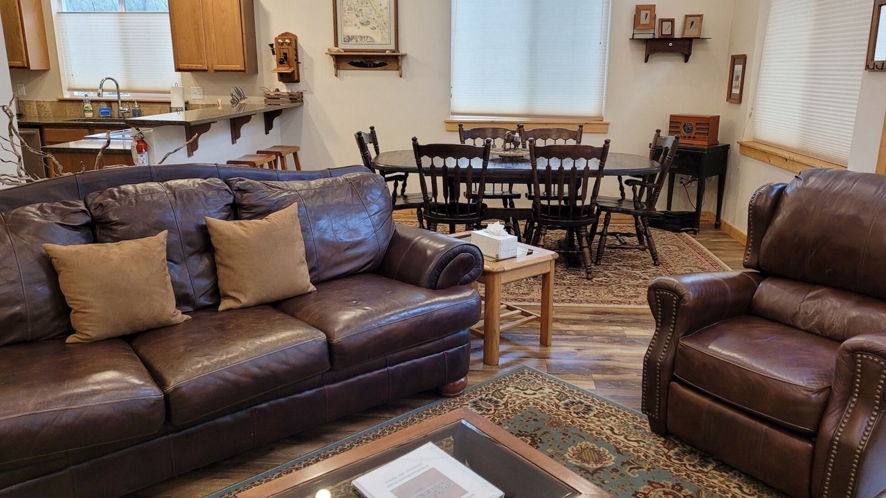 Photo of Livingroom in Mazama