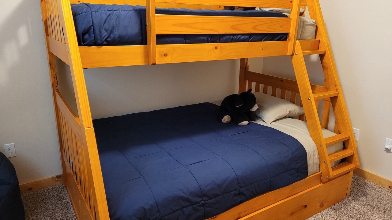 Photo of Bedroom in Mazama