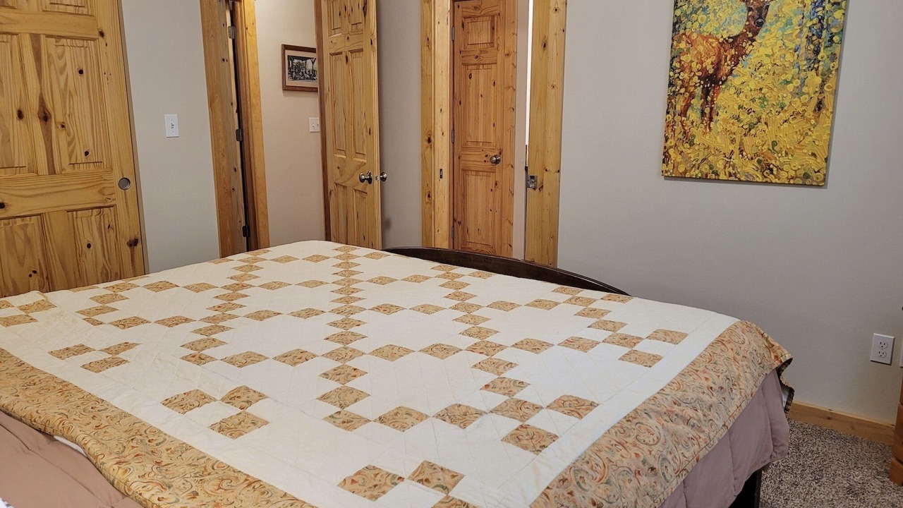 Photo of Bedroom in Mazama