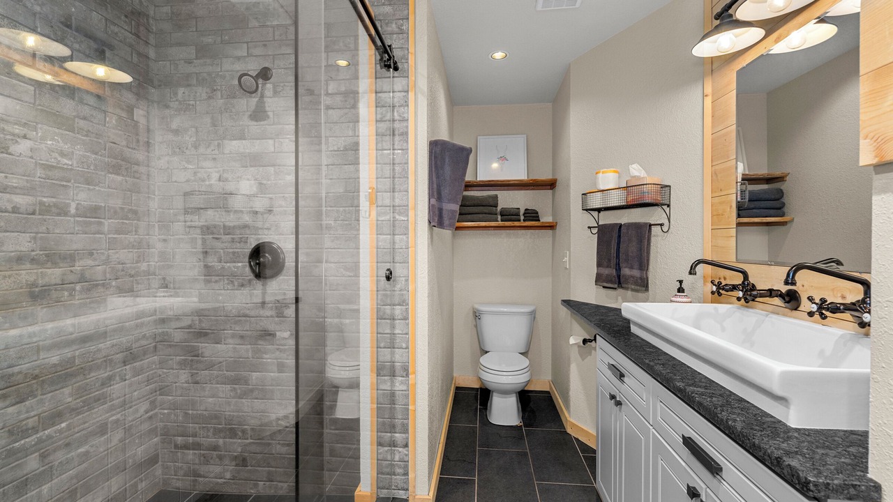 Photo of Bathroom in Leavenworth