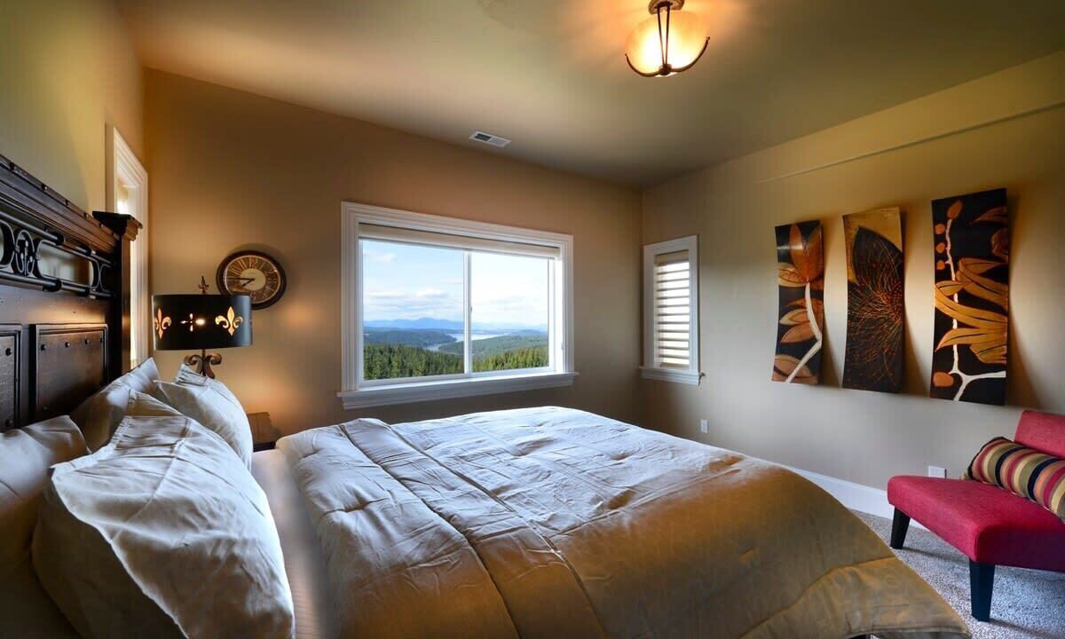 Photo of Bedroom in Harrison