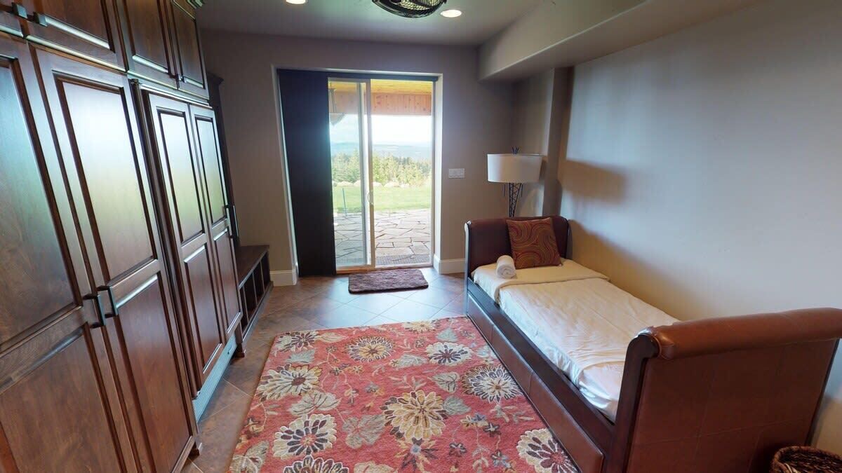 Photo of Bedroom in Harrison
