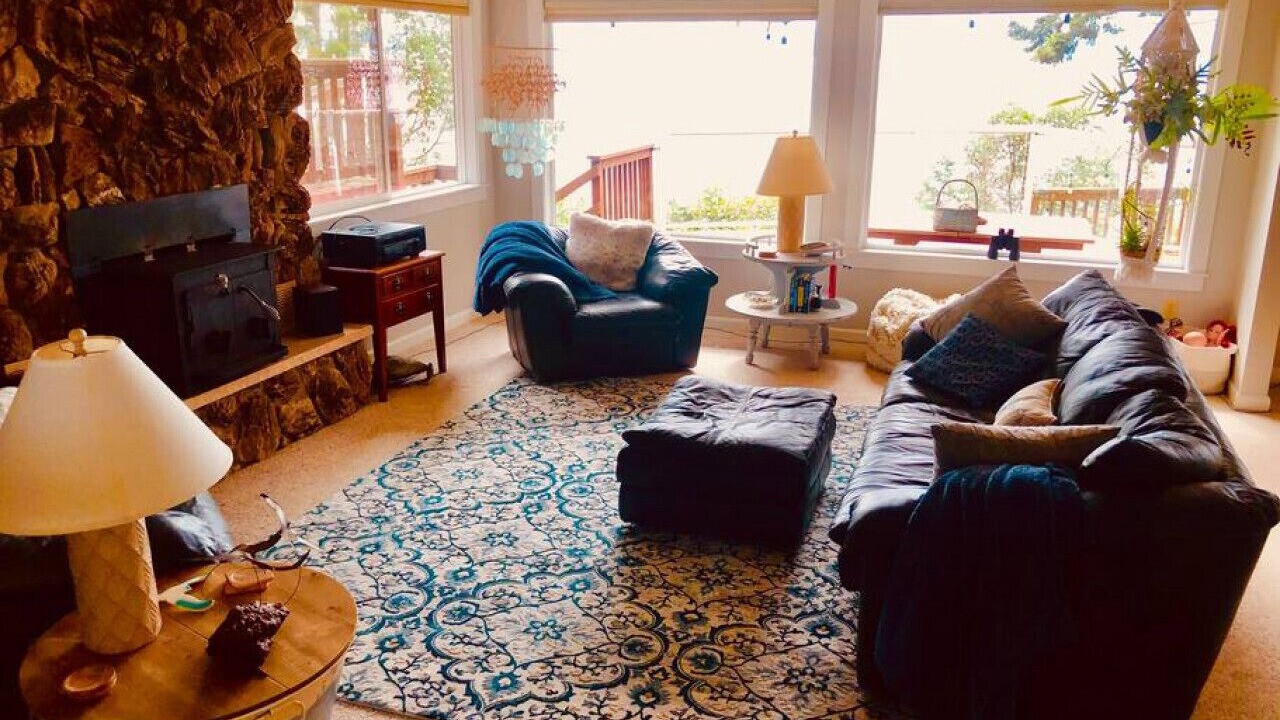 Photo of Livingroom in Brinnon