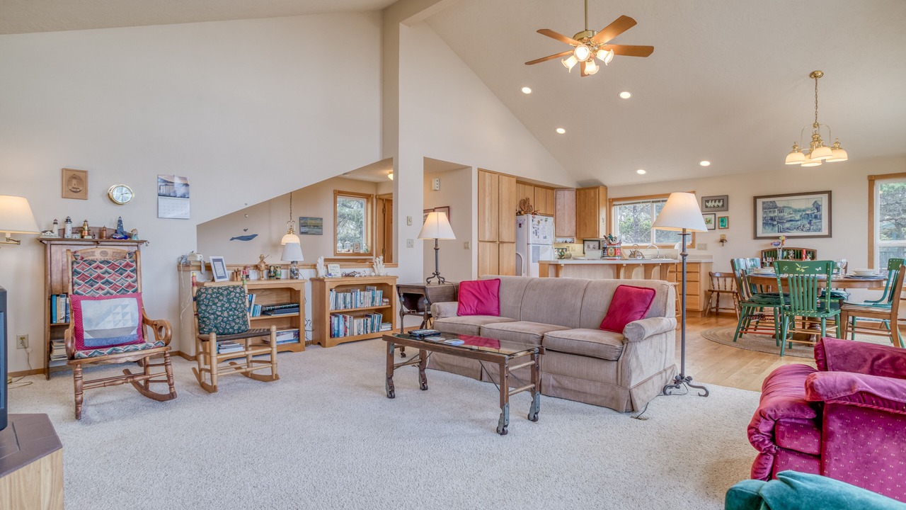 Photo of Livingroom in Seal Rock