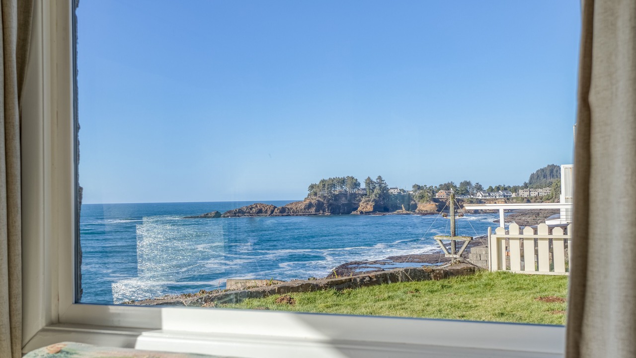 Photo of Bedroom in Depoe Bay