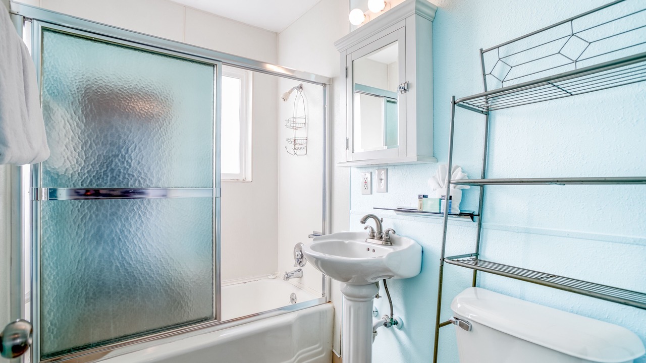 Photo of Bathroom in Depoe Bay