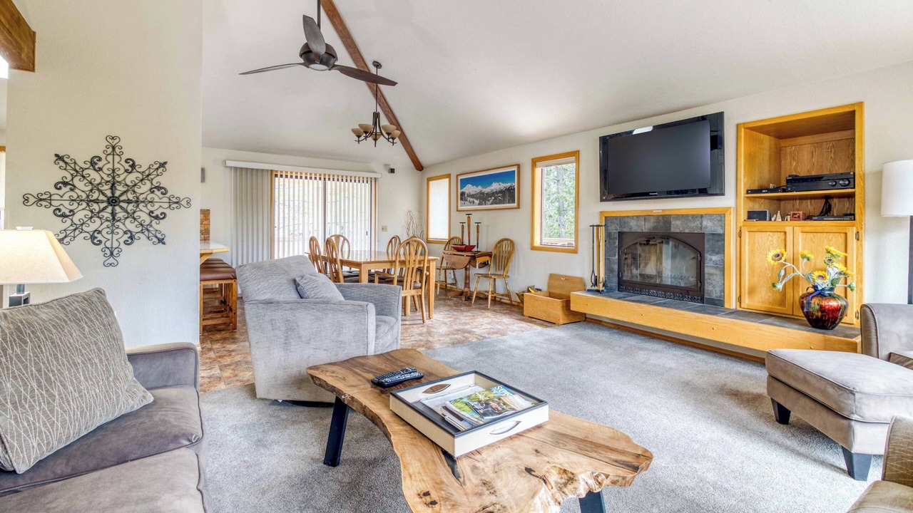 Photo of Livingroom in Sunriver