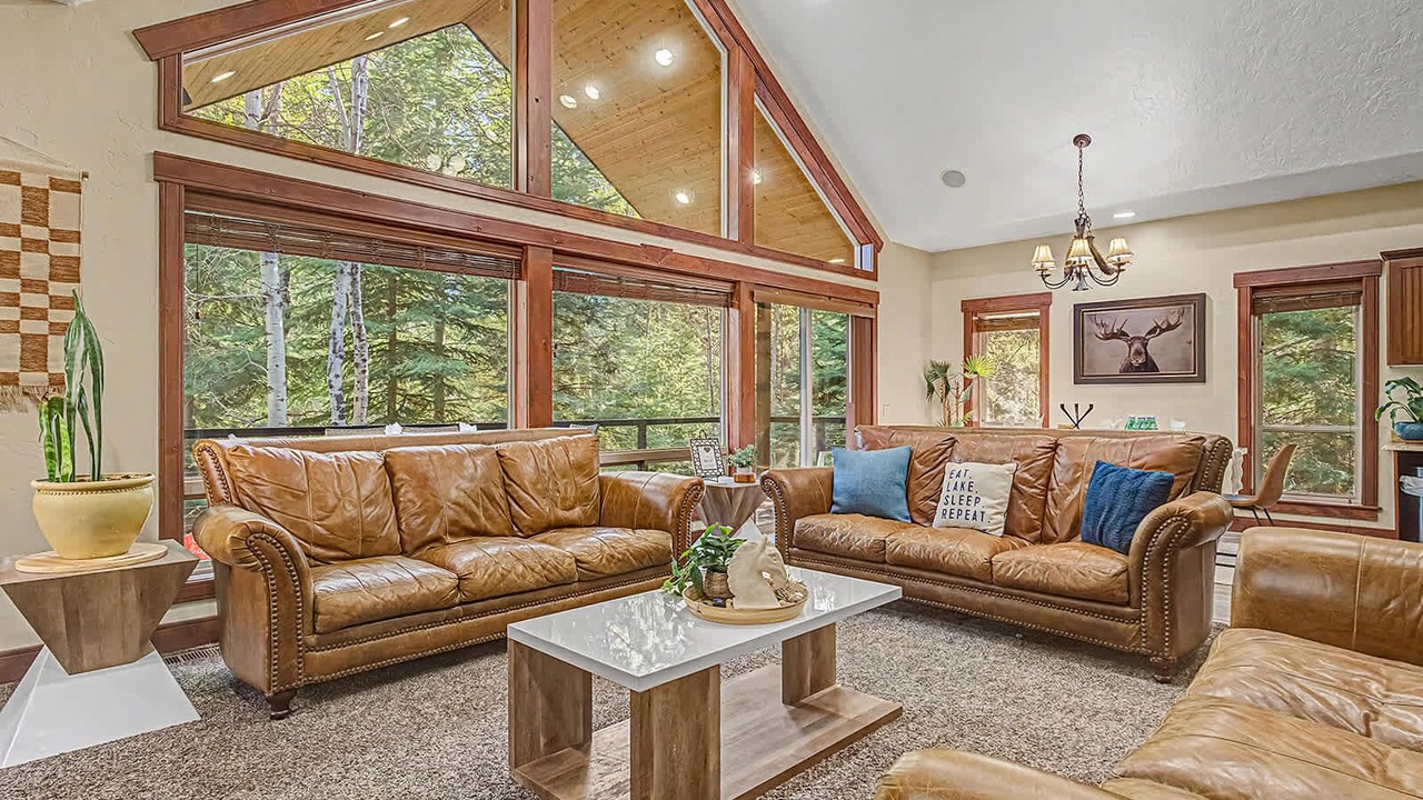 Photo of Livingroom in McCall