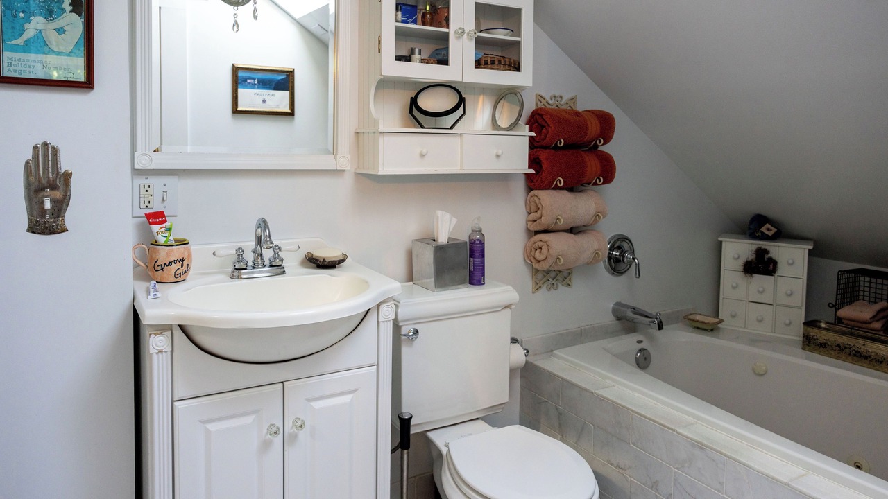 Photo of Bathroom in Garden District