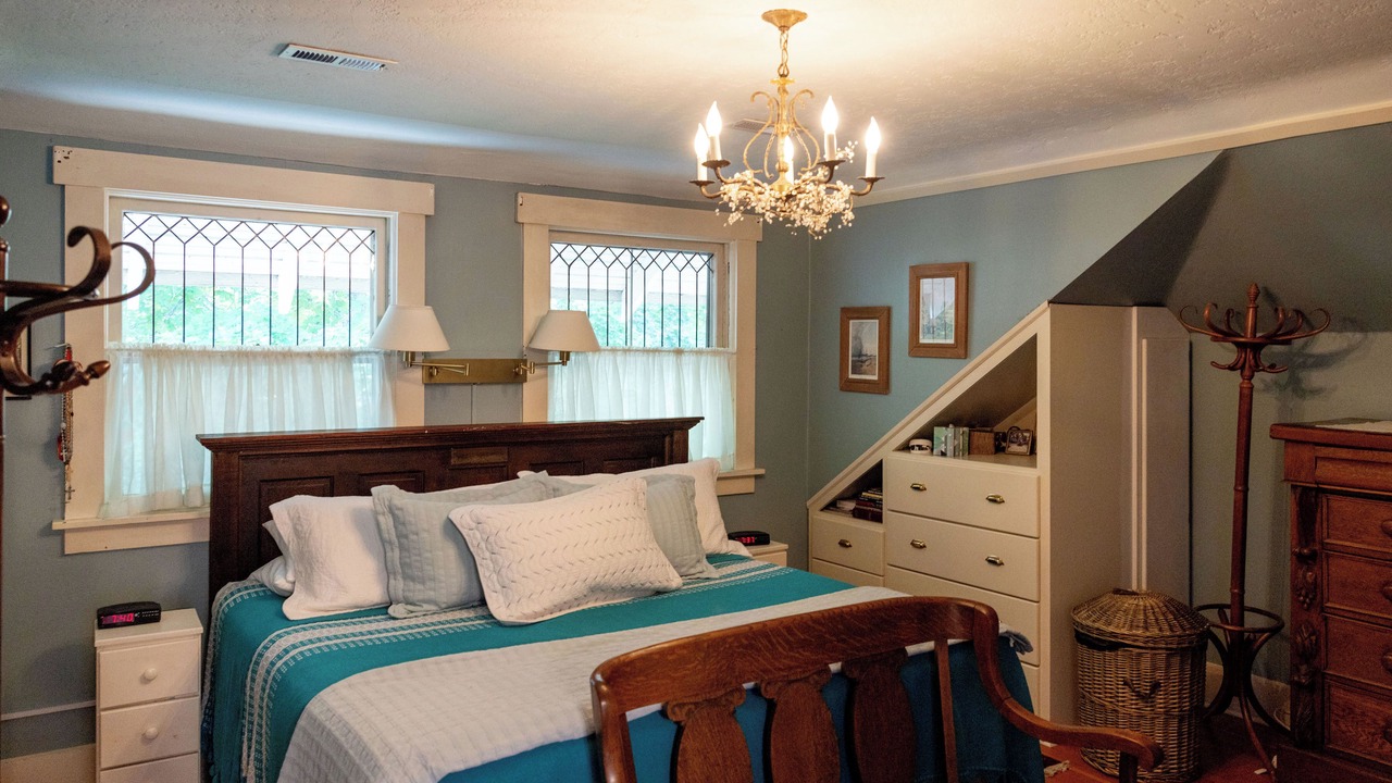 Photo of Bedroom in Garden District