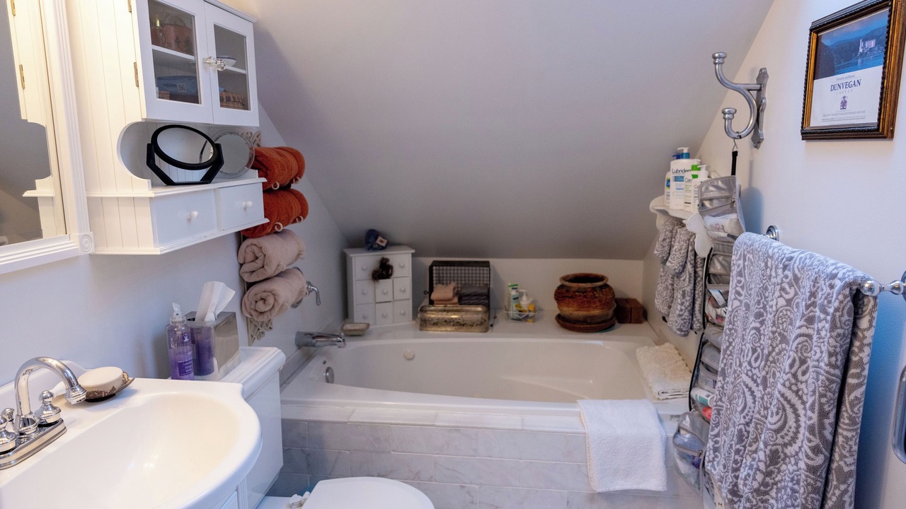 Photo of Bathroom in Garden District