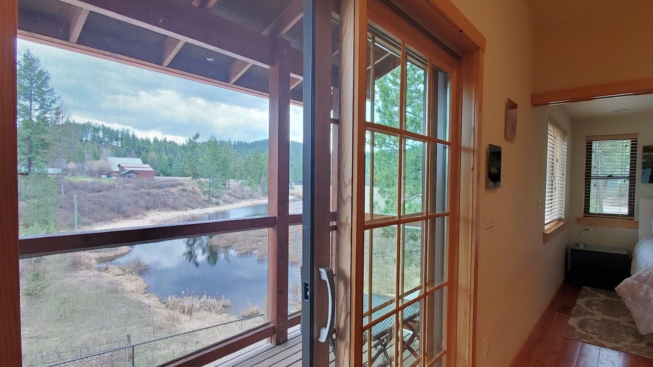 Photo of Patio Balcony in Loon Lake