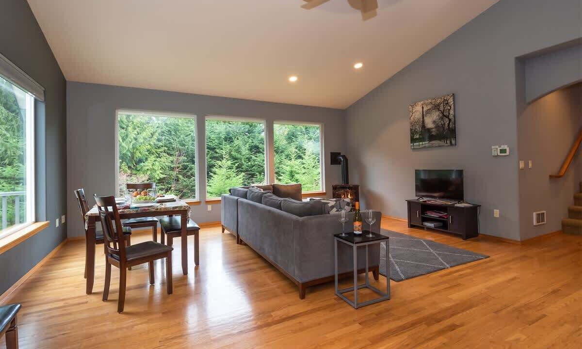 Photo of Livingroom in Port Angeles