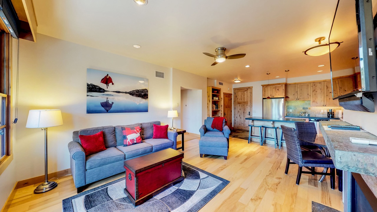 Photo of Livingroom in Elkhorn Village