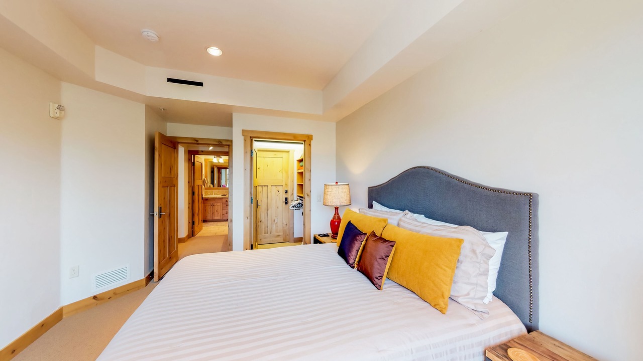 Photo of Bedroom in Elkhorn Village
