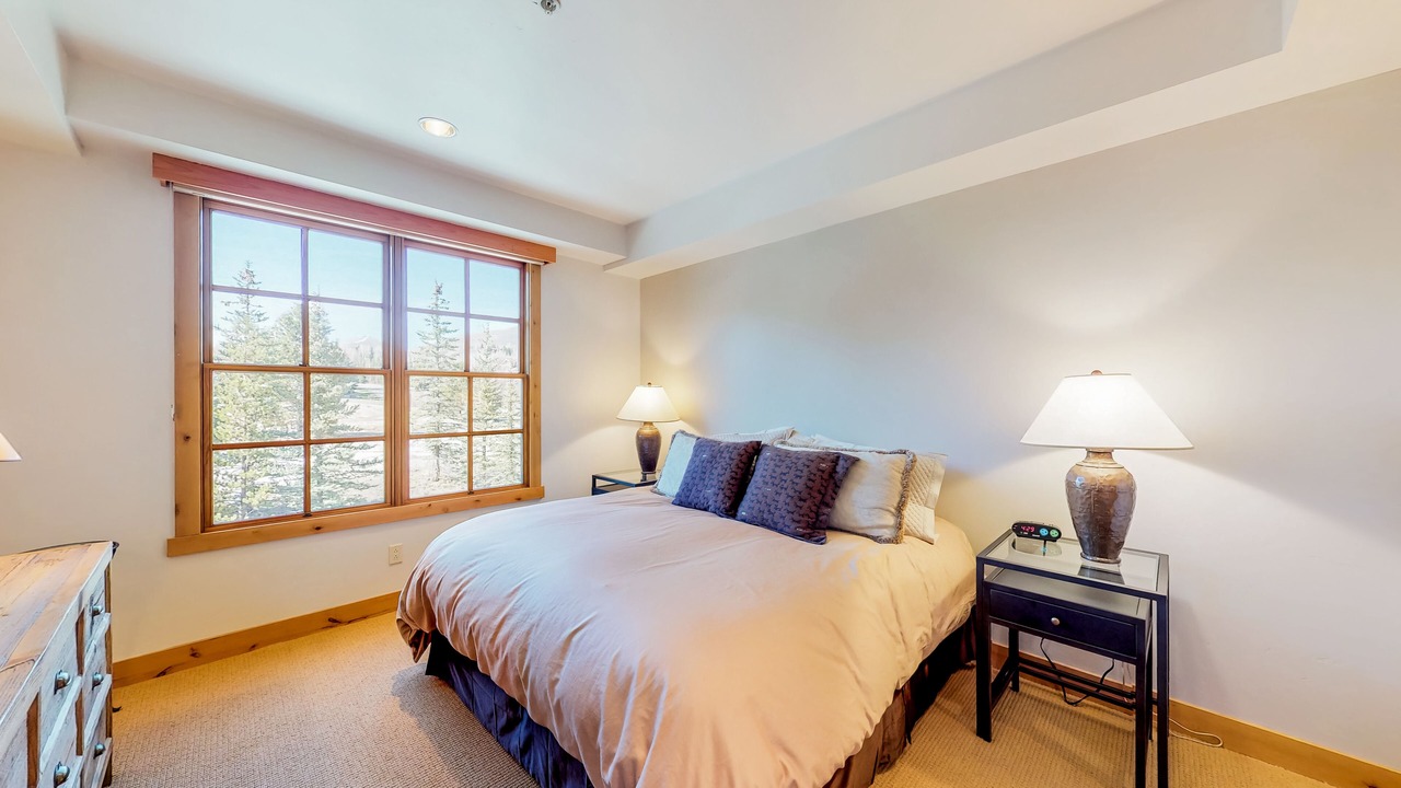 Photo of Bedroom in Elkhorn Village