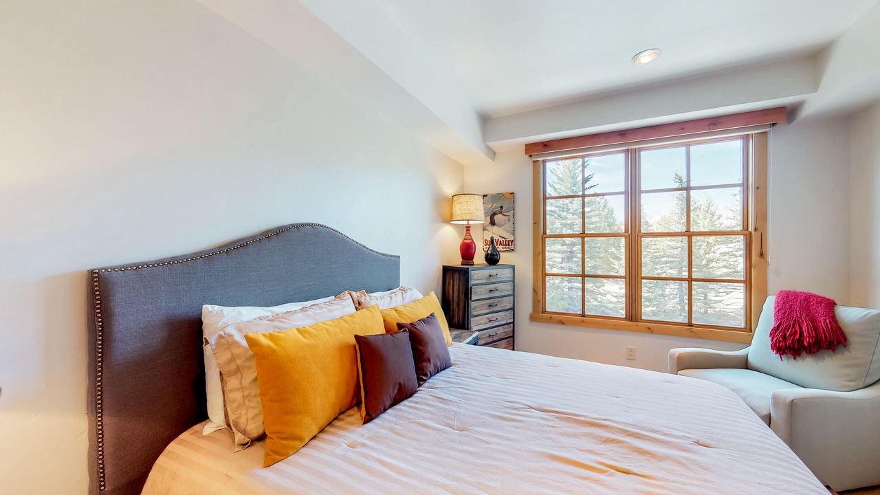 Photo of Bedroom in Elkhorn Village