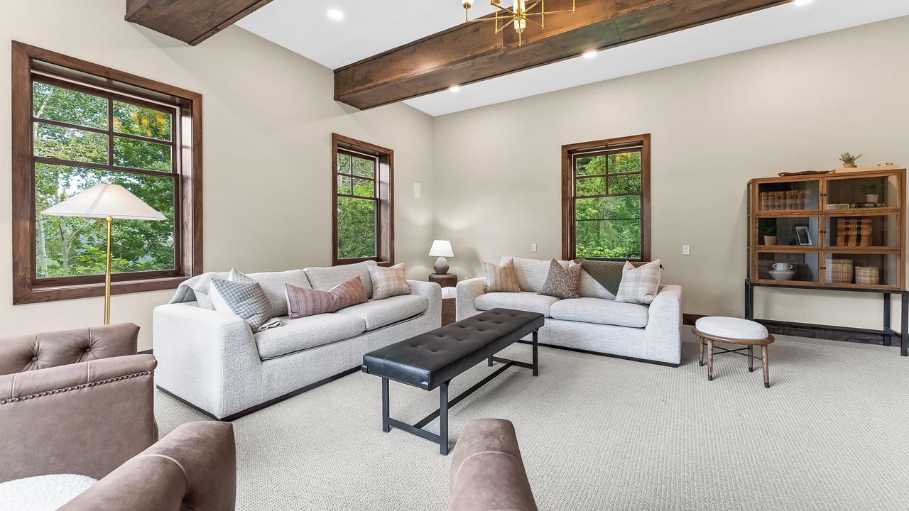 Photo of Livingroom in Sundance