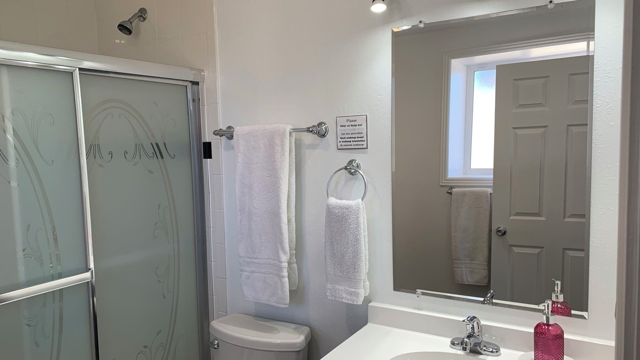 Photo of Bathroom in Tropic