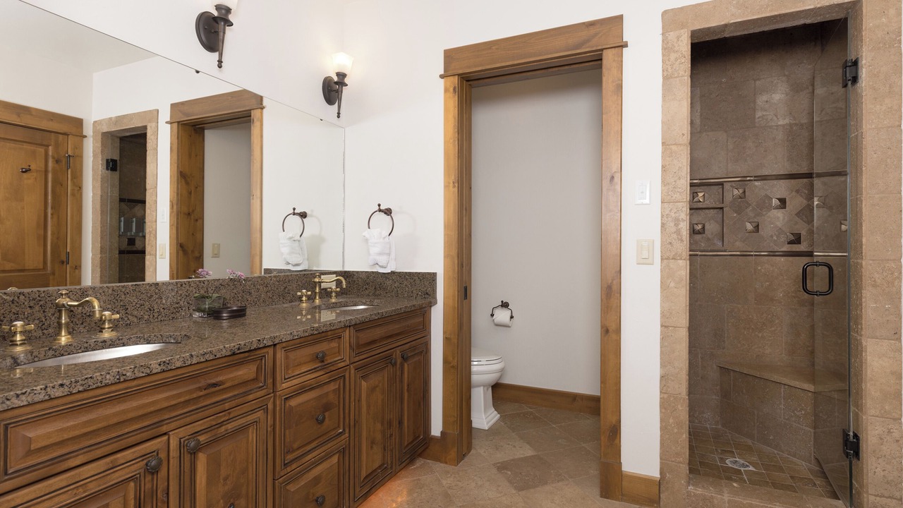 Photo of Bathroom in Saddle Ridge