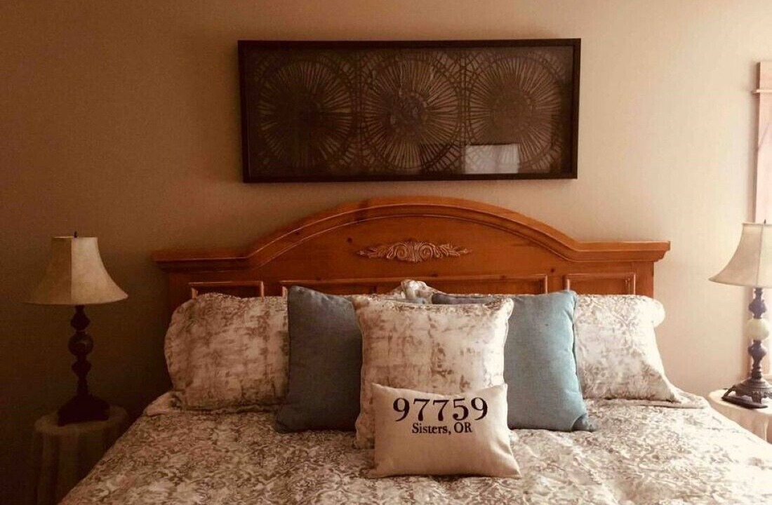 Photo of Bedroom in Sisters