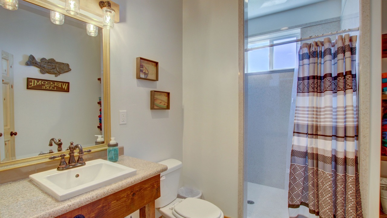 Photo of Bathroom in Garden City