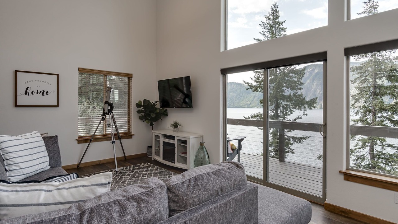 Photo of Livingroom in Bayview
