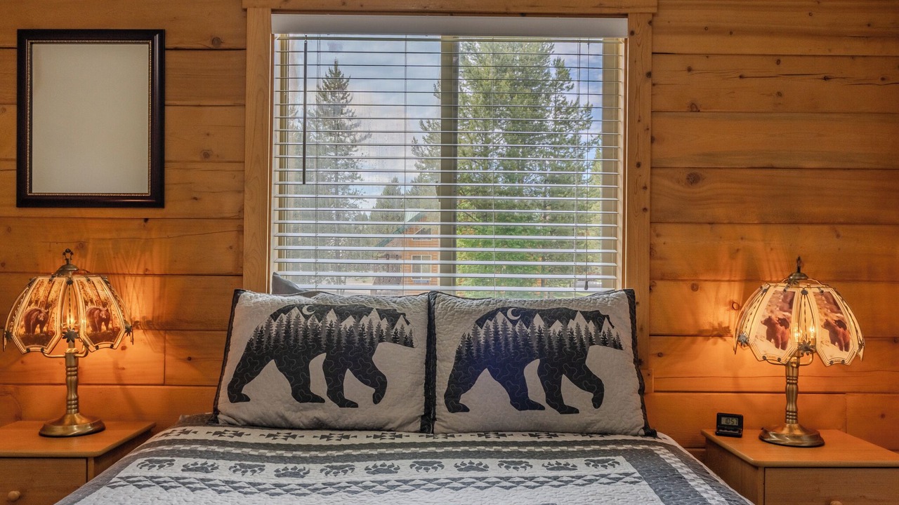 Photo of Bedroom in Island Park
