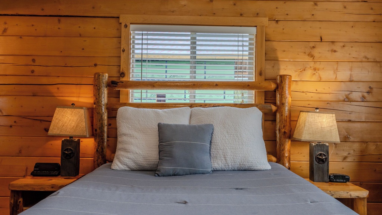 Photo of Bedroom in Island Park
