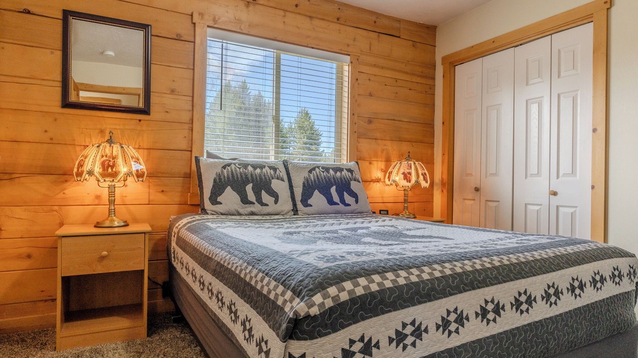 Photo of Bedroom in Island Park