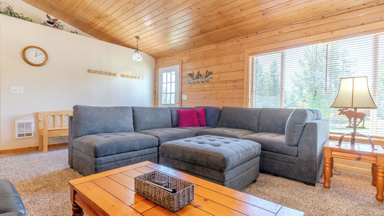 Photo of Livingroom in Island Park