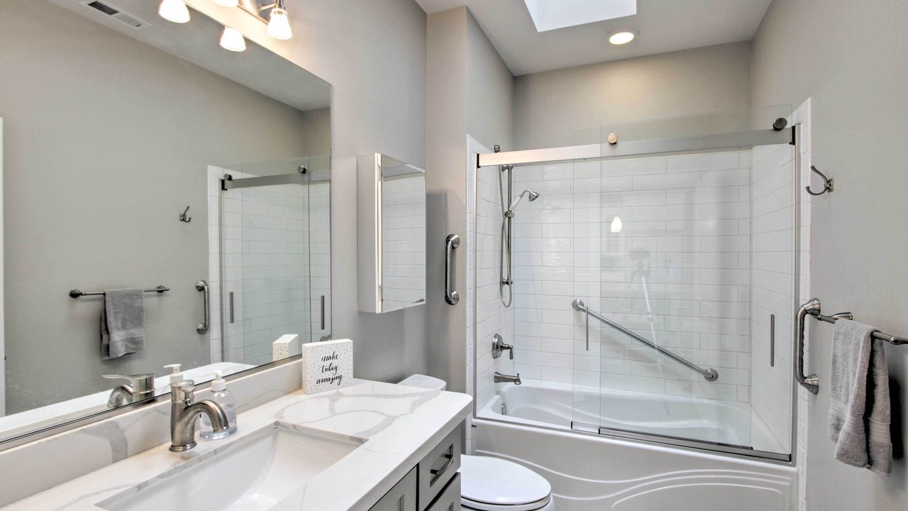 Photo of Bathroom in Parkland