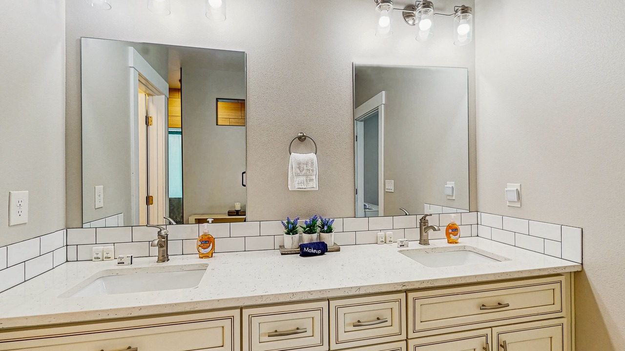 Photo of Bathroom in Manson
