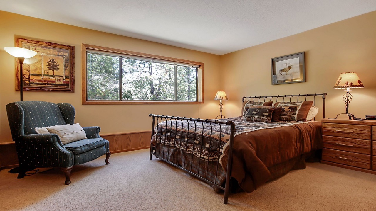 Photo of Bedroom in Sunriver
