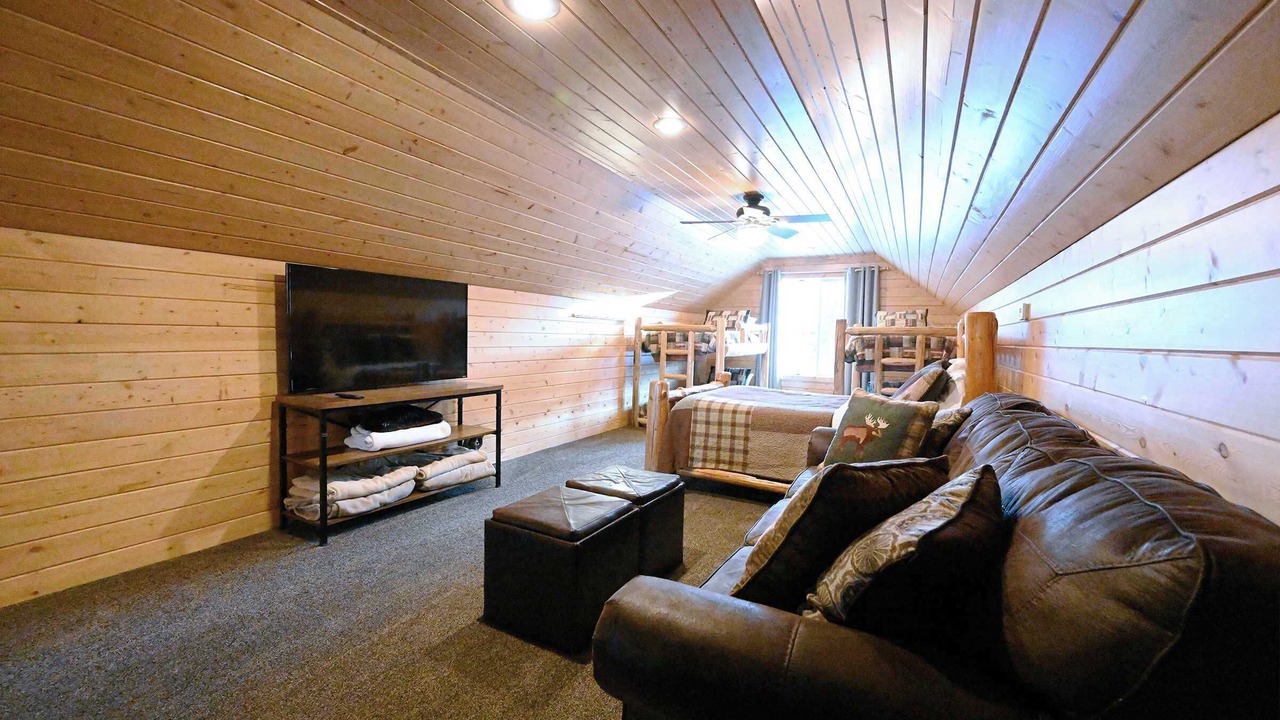 Photo of Livingroom in Island Park