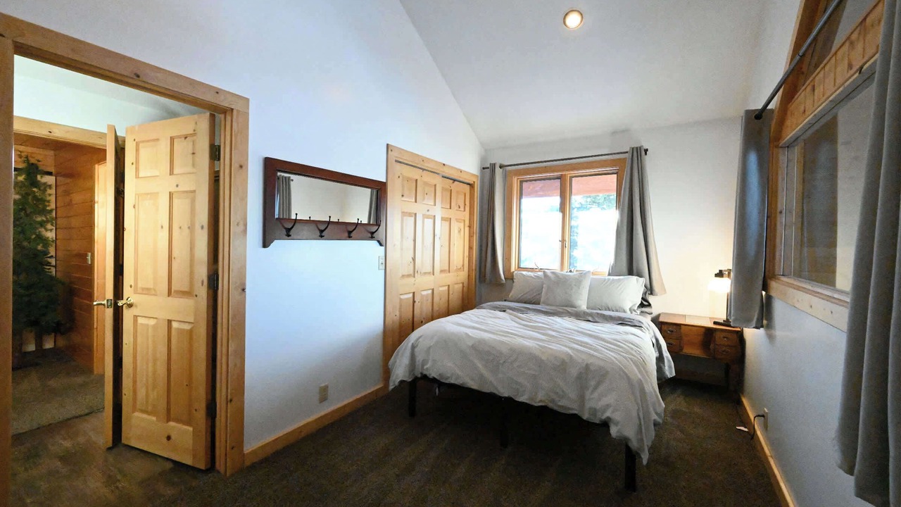Photo of Bedroom in Island Park